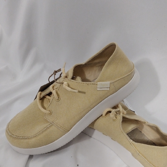 NWOB New Womens Chaco Chillos Sneaker Summer Melon Size 7 - Picture 2 of 10